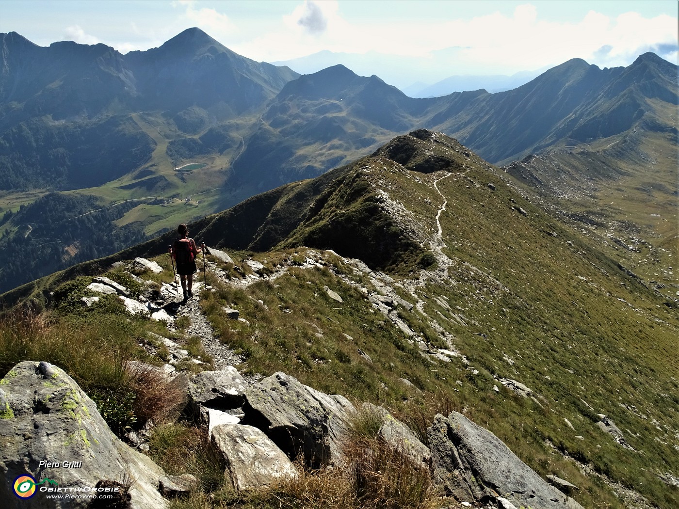 86 Lunga discesa dalla Cima (2348 m) al Passo di Lemma (2137 m) .JPG